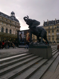Devant le Musée d’Orsay (fot.EK)